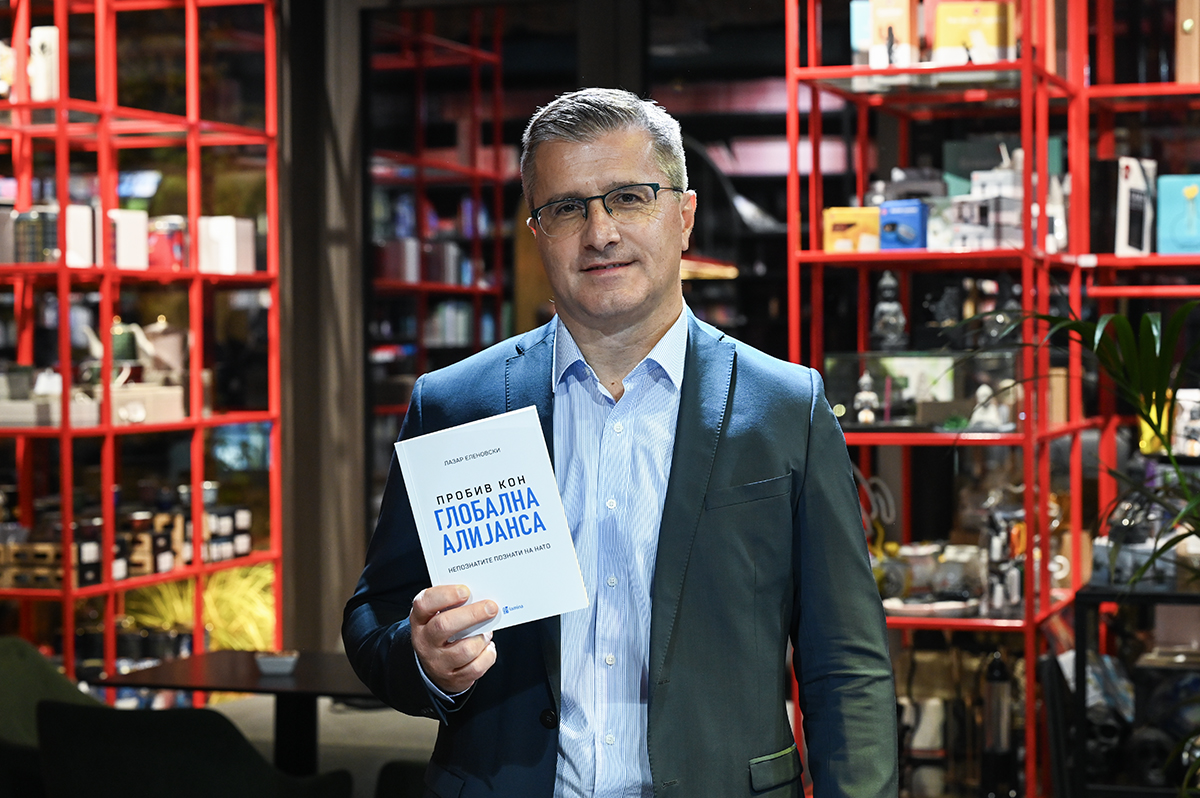 Лазар Еленовски: Во книгата „Пробив кон глобална алијанса“ ги откривам непознатите познати на НАТО